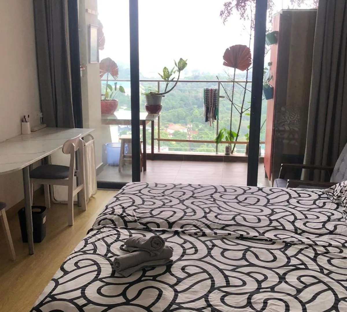 Beach, Shopping, Relax In Danga Bay, Johor Bahru Apartment